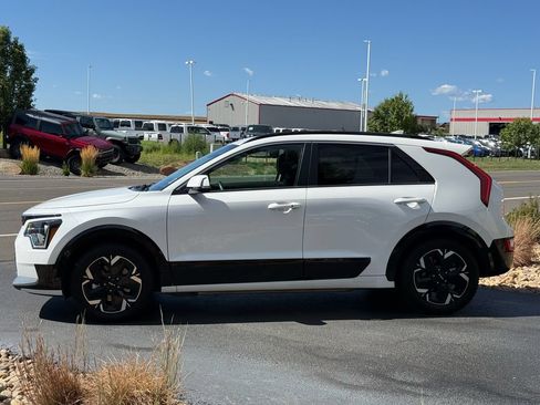 Used 2023 Kia Niro Wind w/ Wind Preserve Package FWD image 23