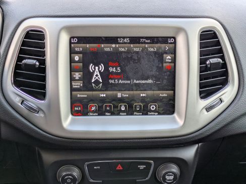 Used 2021 Jeep Compass Latitude FWD image 17