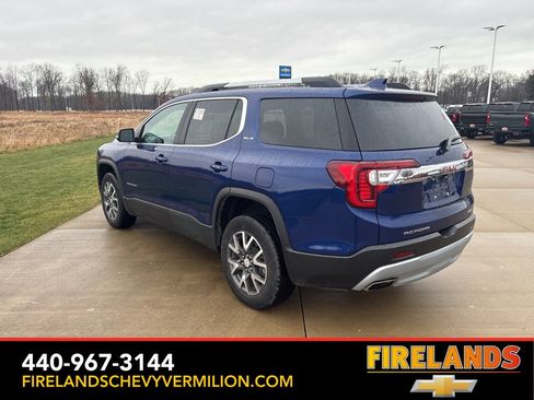 Used 2023 GMC Acadia SLE w/ Driver Convenience Package image 3