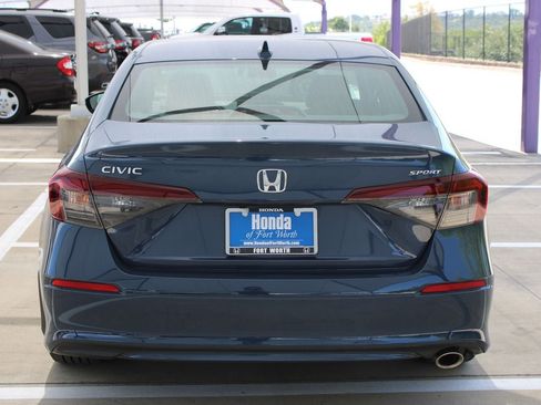 Used 2025 Honda Civic Sport image 4