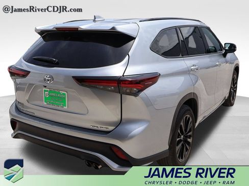 Used 2025 Toyota Highlander XSE AWD/4WD image 5