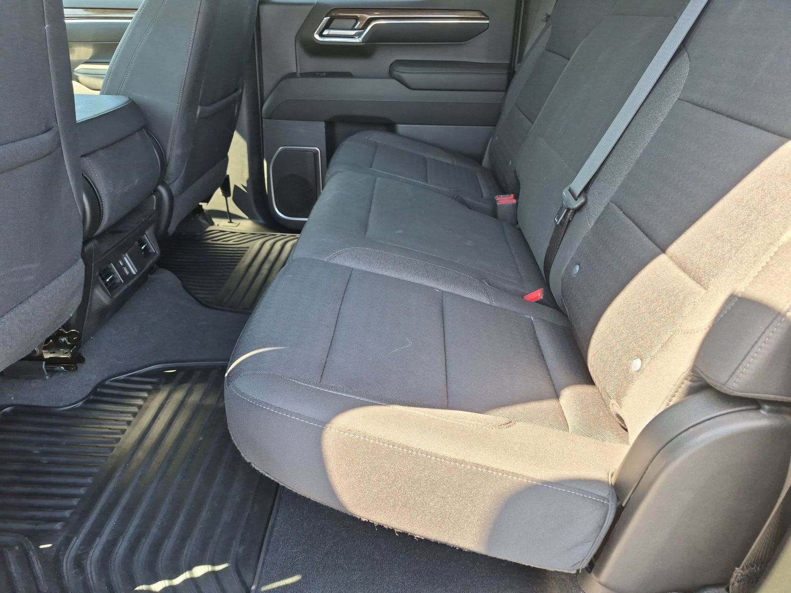 Used 2023 Chevrolet Silverado 1500 LT AWD/4WD image 18