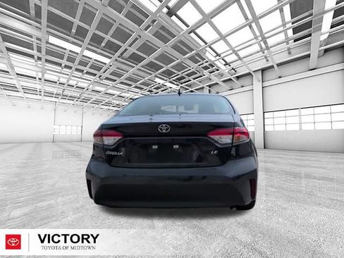 Used 2024 Toyota Corolla LE image 4