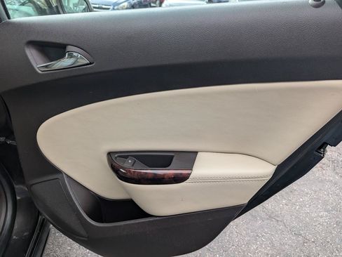 Used 2014 Buick Verano FWD image 27