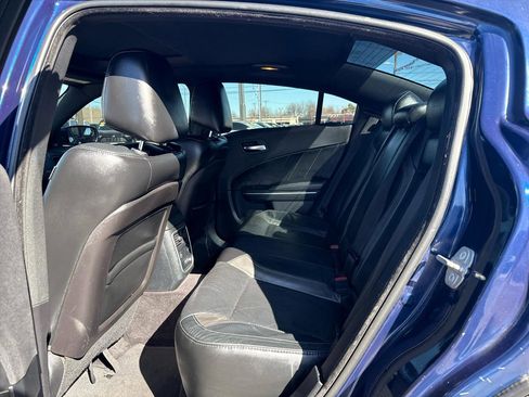Used 2017 Dodge Charger SXT w/ Plus Group image 14