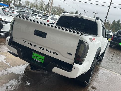 Used 2023 Toyota Tacoma TRD Off-Road w/ Technology Package image 3
