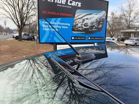 Used 2017 Ford Fusion SE w/ Fusion SE Technology Package image 15