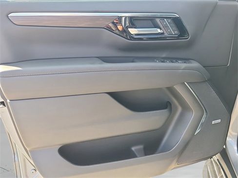 New 2026 Chevrolet Suburban LT w/ Comfort Package image 21