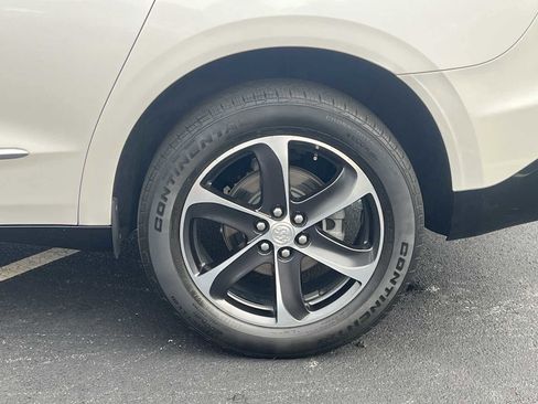 Used 2021 Buick Enclave Essence w/ Sport Touring Edition image 31