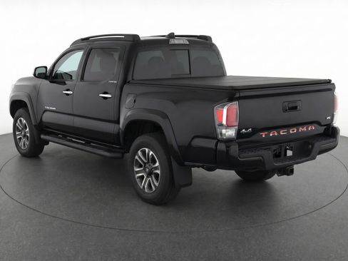 Used 2017 Toyota Tacoma Limited w/ Tow Package AWD/4WD image 3