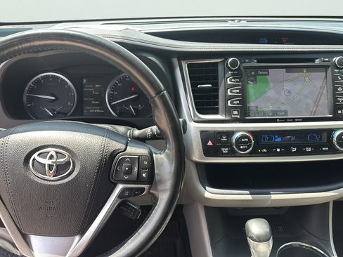 Used 2019 Toyota Highlander Limited Platinum AWD/4WD image 14