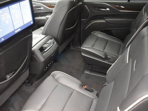 Used 2021 Cadillac Escalade Premium Luxury w/ LPO, Illumination Package image 27