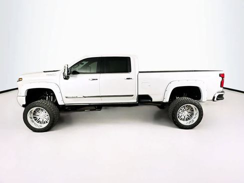 Used 2024 Chevrolet Silverado 3500 High Country w/ High Country Premium Package AWD/4WD image 3