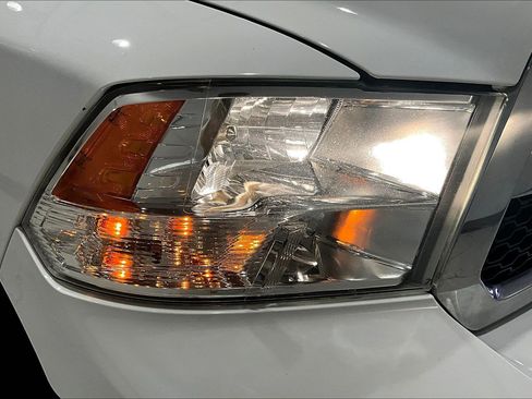 Used 2020 RAM 1500 Classic SLT AWD/4WD image 31