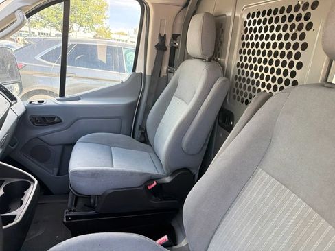Used 2016 Ford Transit 250 130 Low Roof RWD image 5