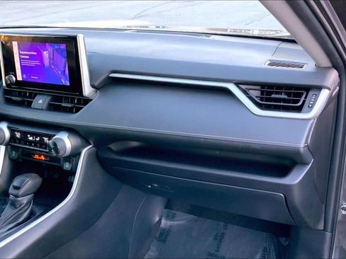 Used 2024 Toyota RAV4 XLE image 17