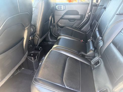Used 2020 Jeep Gladiator Overland AWD/4WD image 24