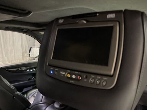 Used 2019 Cadillac Escalade Platinum AWD/4WD image 19