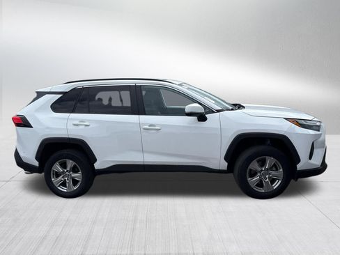 Used 2022 Toyota RAV4 XLE w/ Convenience Package AWD/4WD image 4