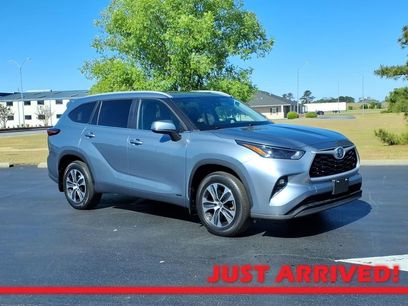 Used 2024 Toyota Highlander XLE