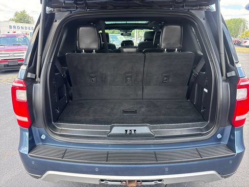 Used 2019 Ford Expedition XLT w/ Equipment Group 202A AWD/4WD image 15