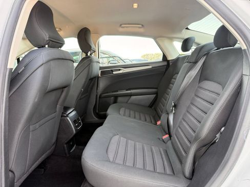 Used 2019 Ford Fusion SE FWD image 13