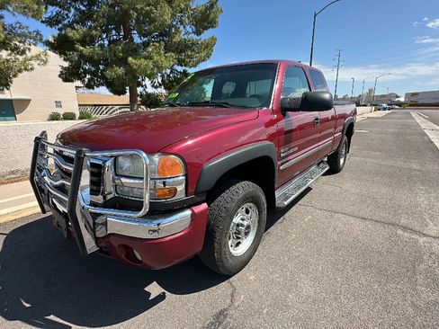 Used 2005 GMC Sierra 2500 SLE w/ Heavy-Duty Power Package AWD/4WD image 9
