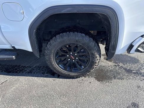 Used 2023 GMC Sierra 1500 AT4X image 30