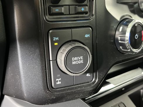 Certified 2025 Ford F350 Lariat image 22