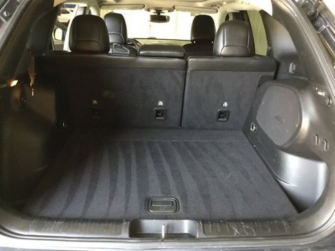 Used 2019 Jeep Cherokee Limited image 44