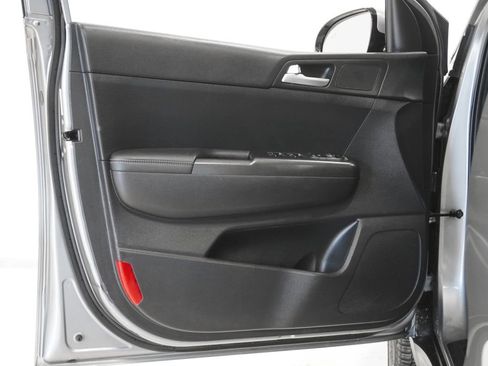 Used 2022 Kia Sportage LX w/ LX FWD Value Edition Package image 13