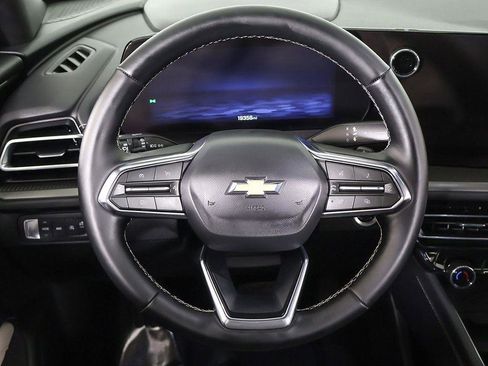 Used 2025 Chevrolet Traverse LT image 44