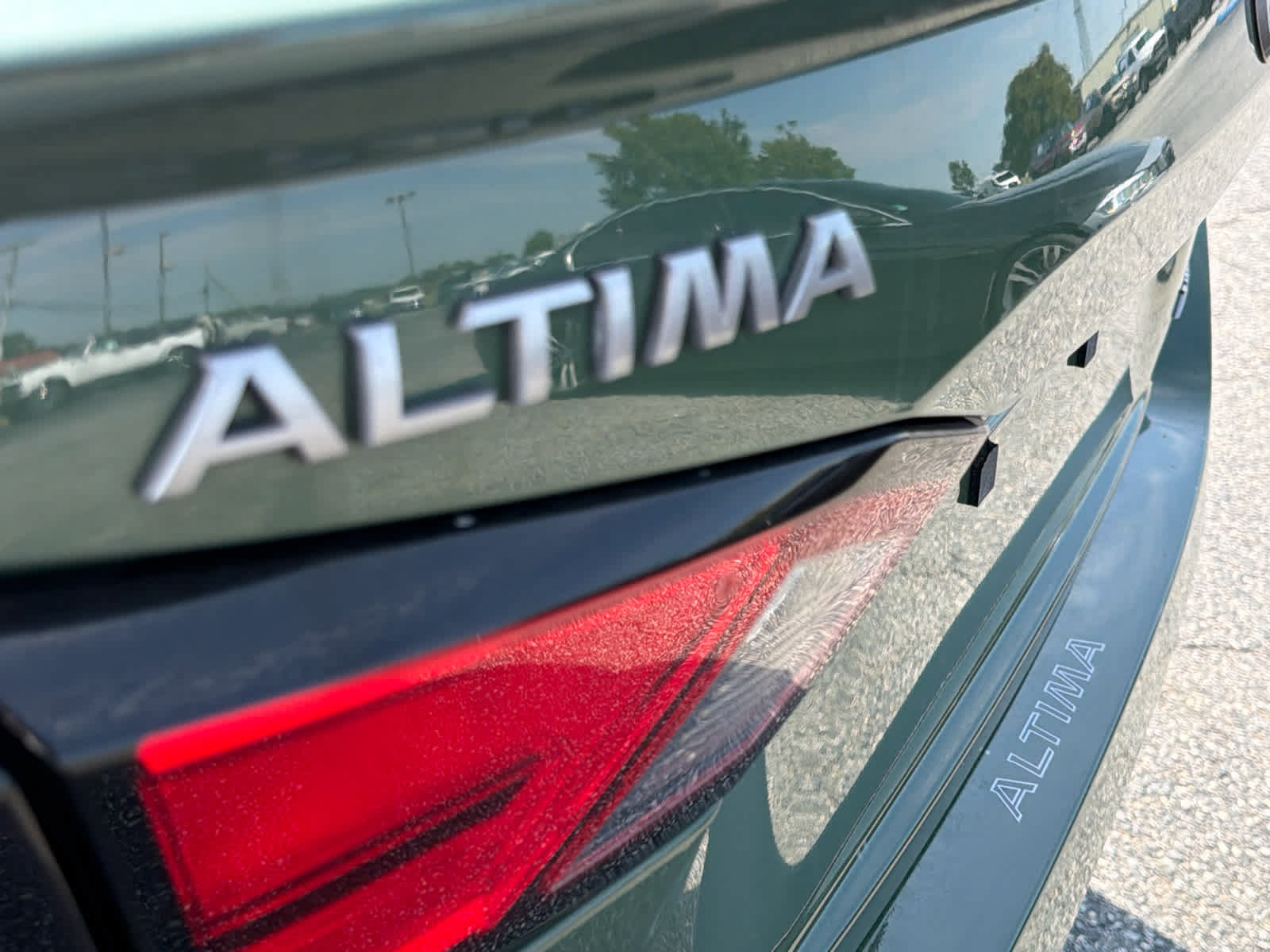 Used 2025 Nissan Altima 2.5 SR AWD/4WD image 30