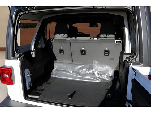 New 2026 Jeep Wrangler Unlimited Rubicon image 15