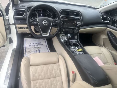 Used 2023 Nissan Maxima Platinum w/ Sport Mat Group FWD image 21