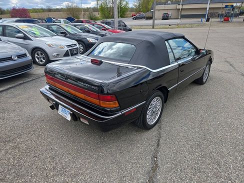 Used 1992 Chrysler LeBaron Convertible FWD image 8
