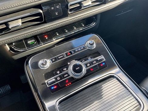 Used 2023 Lincoln Nautilus AWD w/ Premium Package image 33