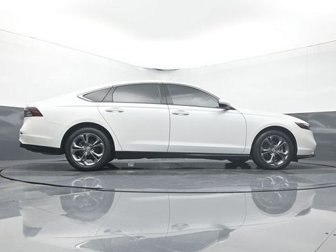 Used 2023 Honda Accord EX image 12