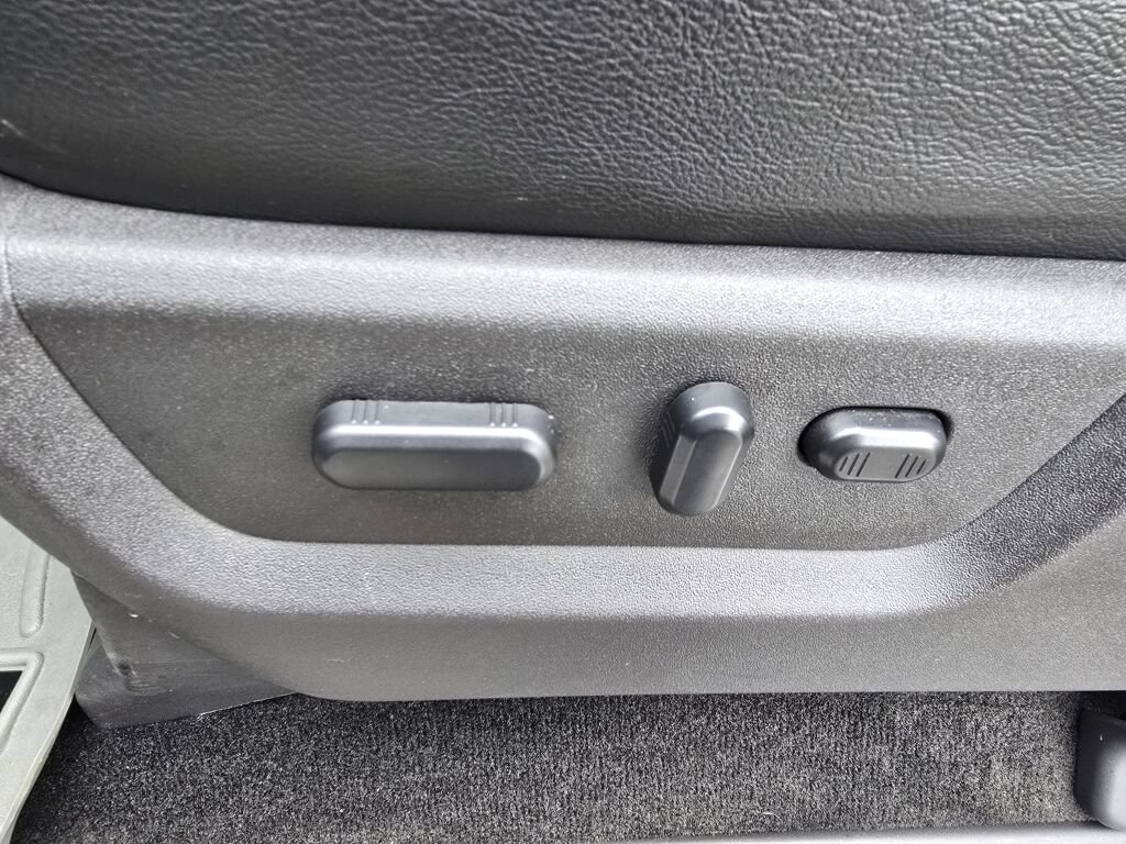 Used 2016 Ford F350 Lariat w/ Lariat Ultimate Package AWD/4WD image 19