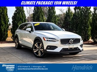 Used 2025 Volvo V60 B5 Cross Country Plus video 1