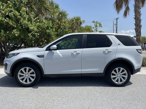 Used 2019 Land Rover Discovery Sport SE AWD/4WD image 3