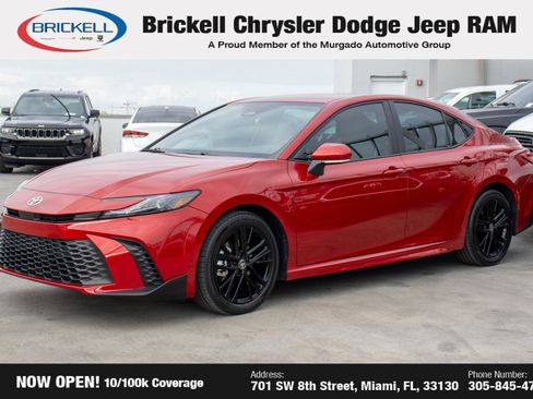 Used 2025 Toyota Camry LE image 1