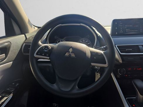 Used 2020 Mitsubishi Eclipse Cross LE FWD image 12