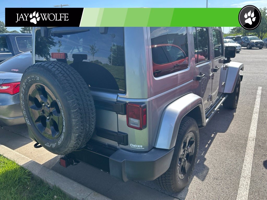 Used 2015 Jeep Wrangler Unlimited Sahara w/ Dual Top Group AWD/4WD image 4