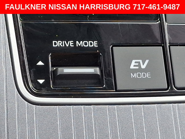 Used 2026 Toyota Sienna XLE FWD image 28