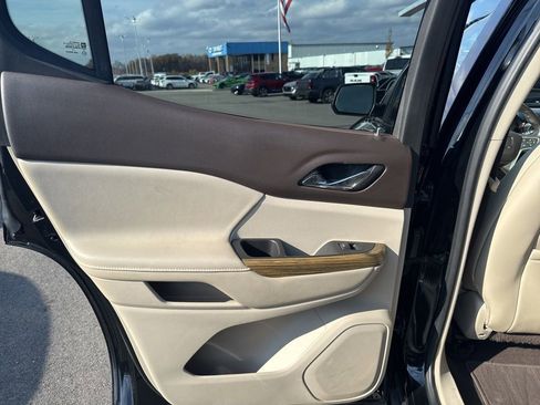 Used 2019 GMC Acadia Denali w/ LPO, Floor Liner Package image 31