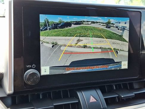 Used 2025 Toyota RAV4 XLE AWD/4WD image 11