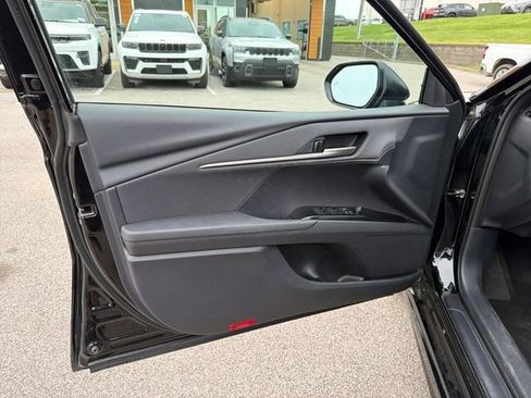 Used 2025 Toyota Camry SE FWD image 22