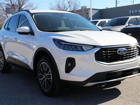 New 2025 Ford Escape SE image 4