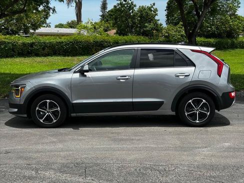 Used 2024 Kia Niro LX FWD image 5
